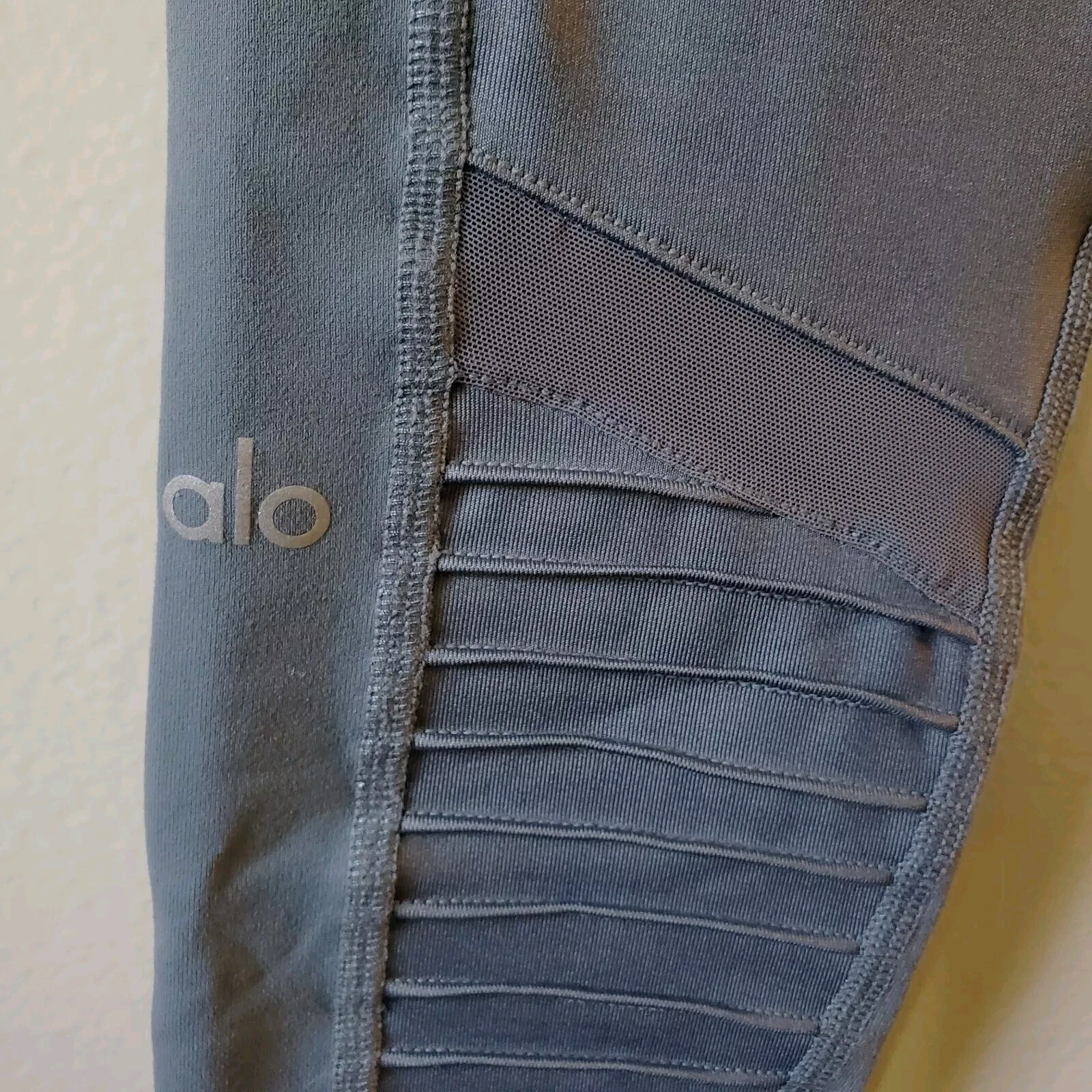 alo-yoga high waist moto leggings