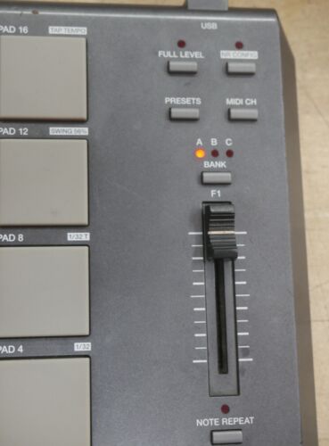 AKAI Professional MPD18 Compact Pad Controller READ - Picture 3 of 7