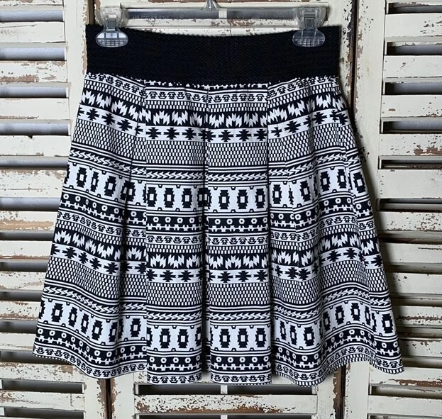 White pleated skirt 4 inch cheap