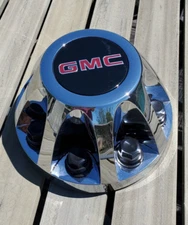 NOS 2008-2010 GMC Sierra 3500 Dually DRW REAR Chrome Finish Center Cap 9597335