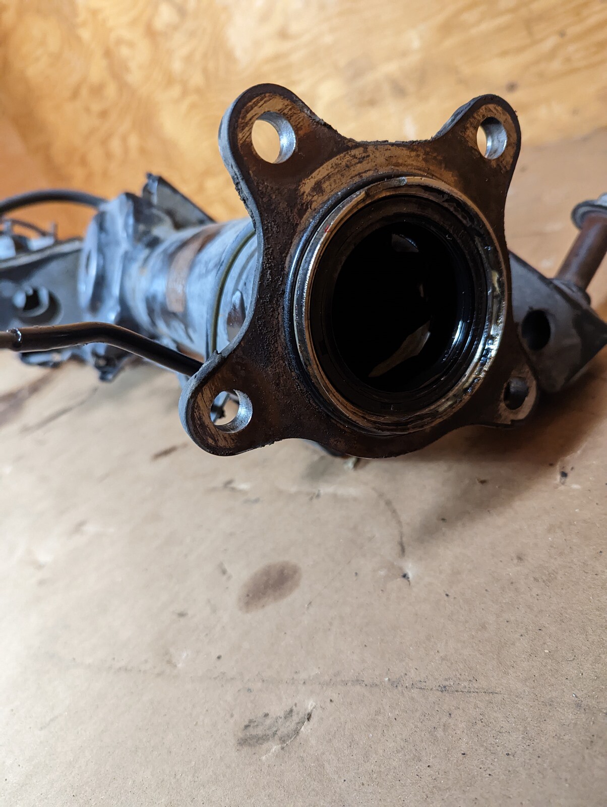 20032009 LEXUS GX470 REAR SUSPENSION DIFF DIFFERENTIAL AXLE HOUSING