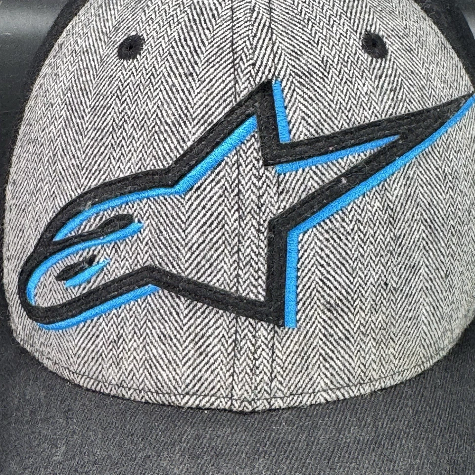 Gorra de béisbol Alpinestars elástica Flexfit talla S/M AStars Motorsports negra gris Foto 3 de 4