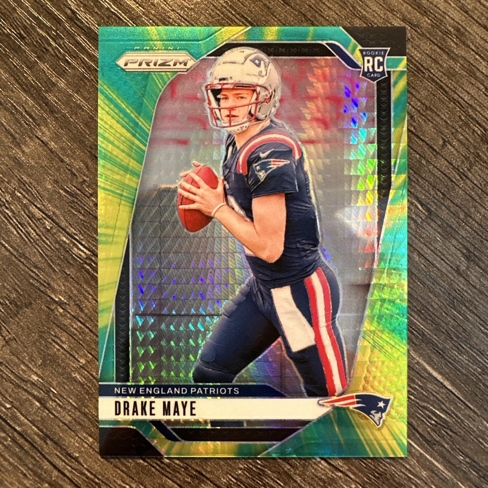 Drake Maye 2024 Panini Prizm #329 Hyper Prizm Rookie RC 098/180 Patriots