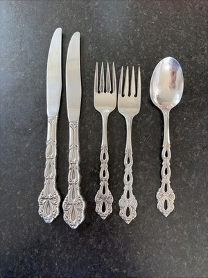 Oneida CHANDELIER Set 5: 2 Forks 1 Spoon 2 Knives Community Stainless Flatware