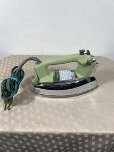 GE Model 405 Spray Steam & Dry Iron Vintage 1100 Watts Avocado Green
