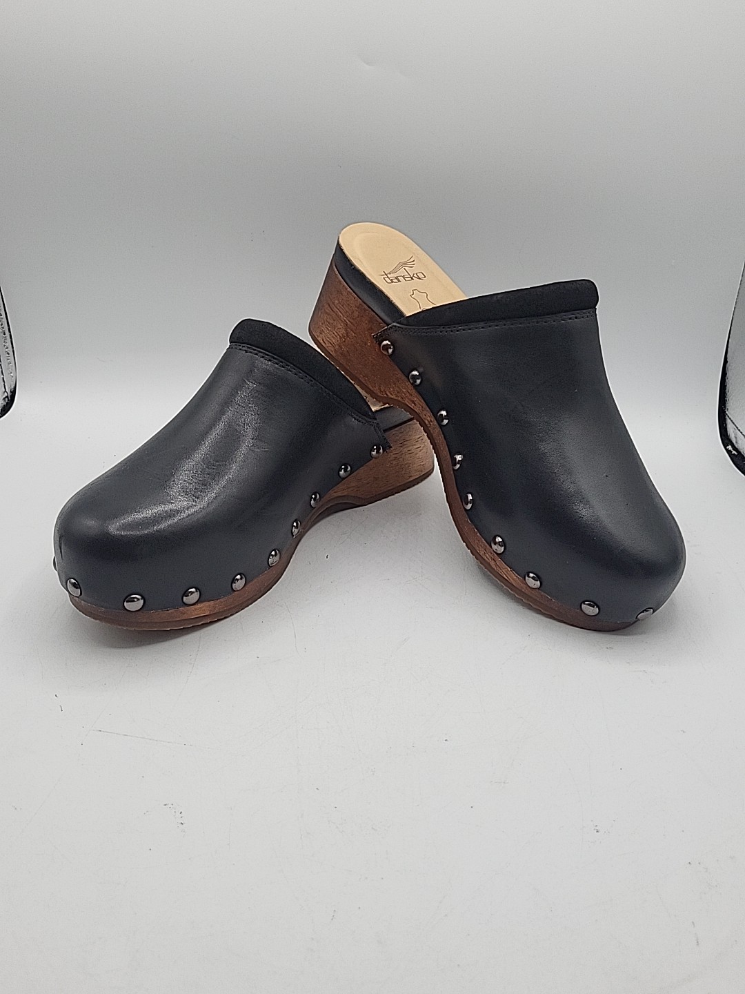 Woman's Clogs Dansko Andie Black Leather Walnut Base NWOT Suede Trim Chef Nurse