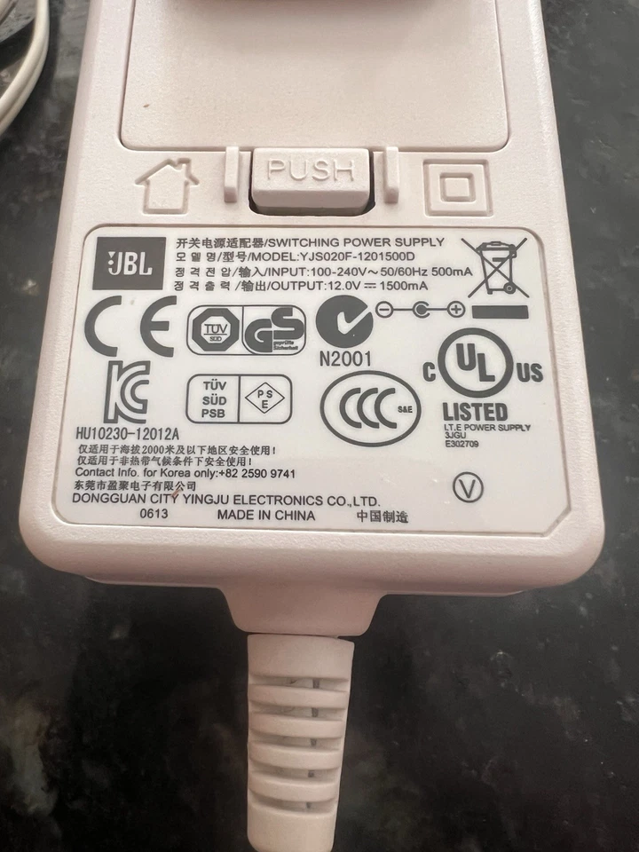 Adaptador de corriente de conmutación de altavoz abatible original JBL - YJS020F-1201500D Foto 2 de 4