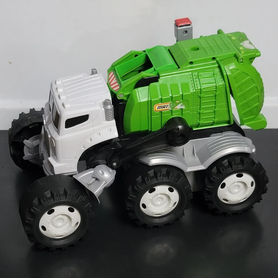 Matchbox Stinky The Garbage Truck Interactive Robot Talking 12 Inches DXT65 2009 - Image 2 of 4