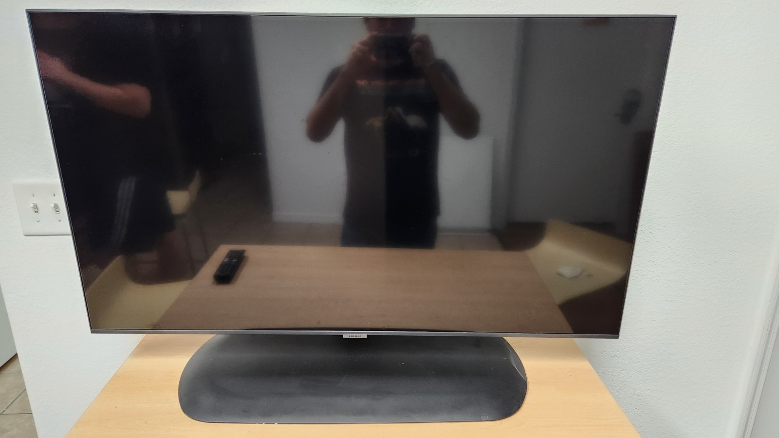 Samsung UN43TU7000DF 43" 4K UHD LED LCD Smart TV, Remote, HDMI, Flat Screen