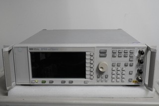 Agilent E4421B ESG A Series Analog RF Signal Generator 3 GHz Opt 1E5 READ