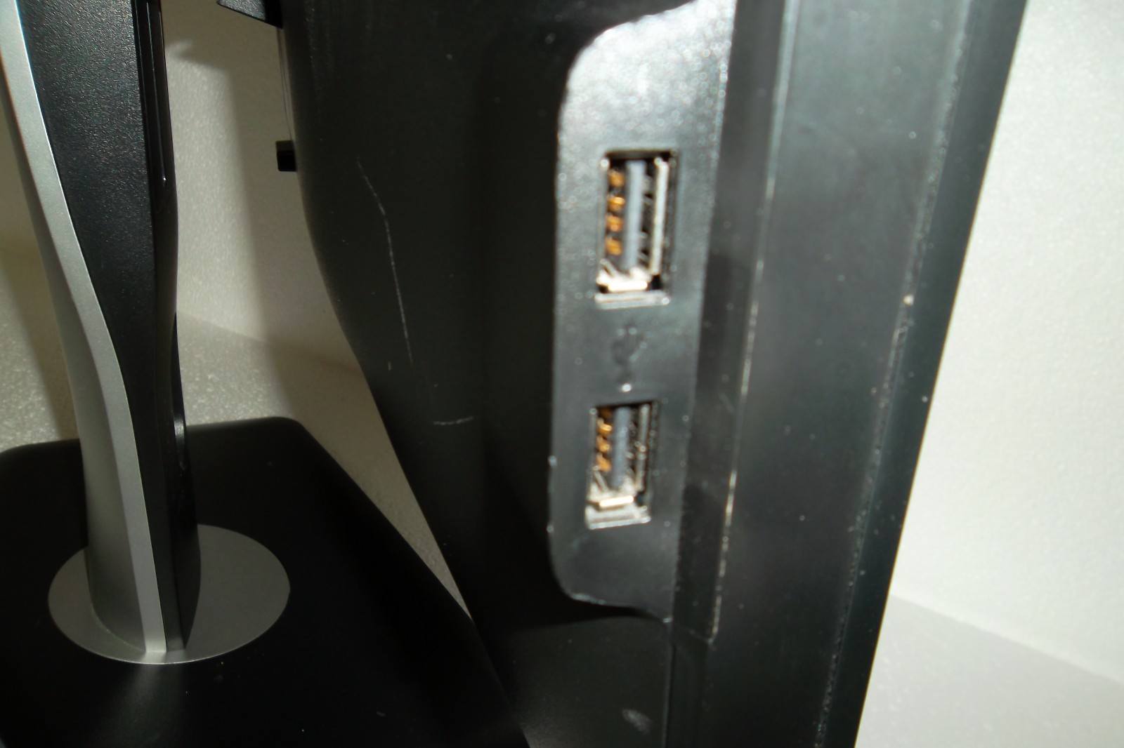 Dell Professional P2212h 22" LCD Monitor W/2port USB VGA DVI 1080p