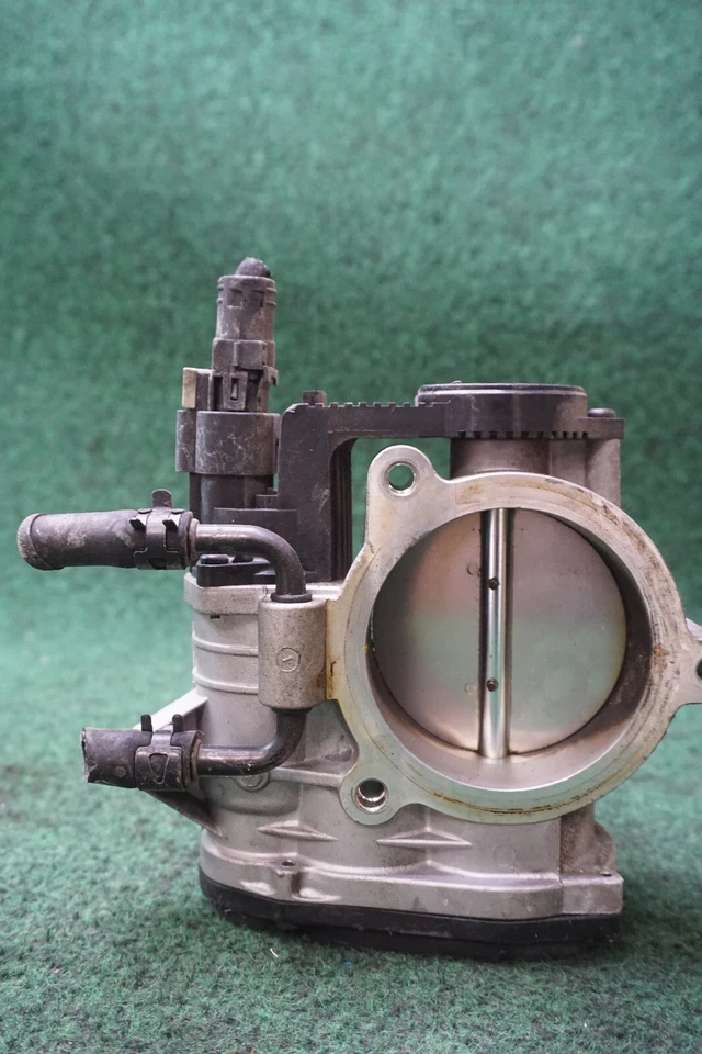 Hyundai Entourage 2007 3,8 L carrocería del acelerador OEM 351003C200 72.330 millas Foto 3 de 4