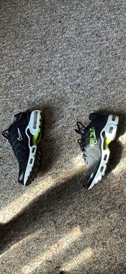 Nike Air Max Plus Black White Neon Yellow Low Top Mesh Athletic Sneakers