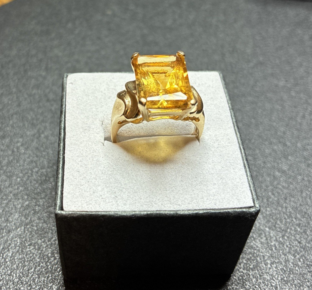 Solid 10K Yellow Gold Ring Emerald Cut Golden Cit… - image 1