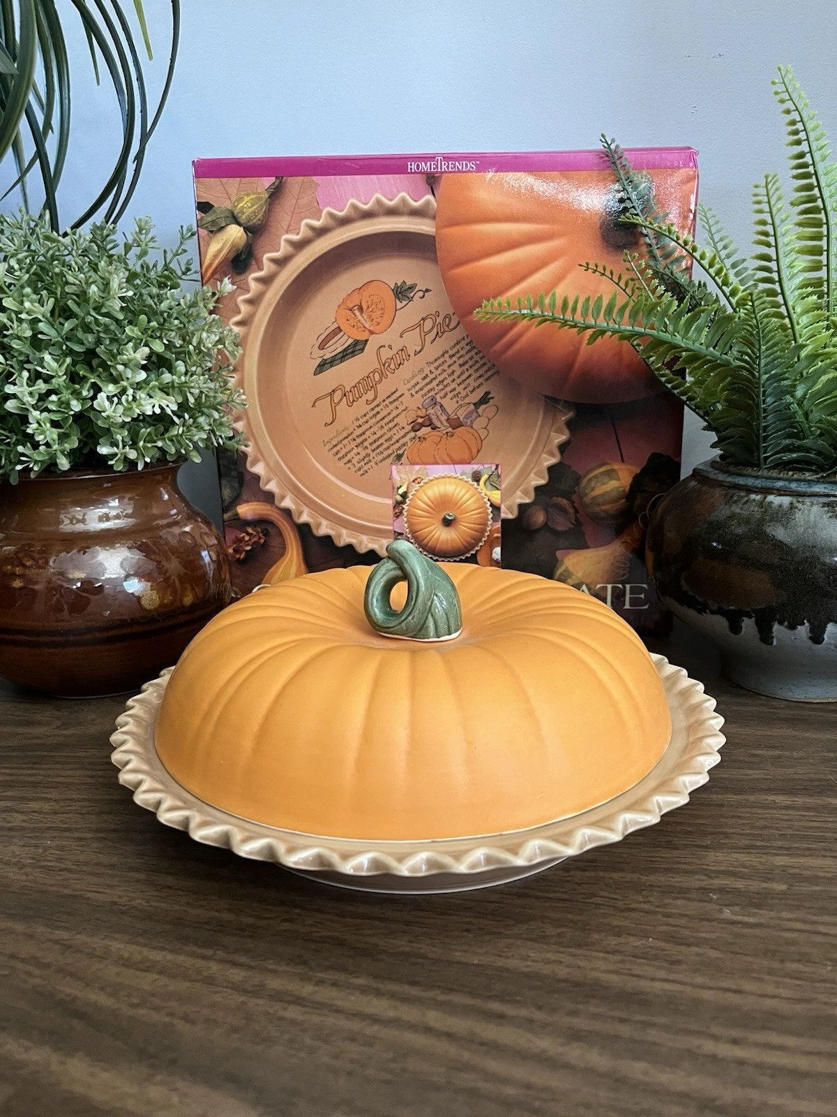 Vtg HomeTrends Ceramic Autumn Farmhouse Pumpkin Pie Lidded Recipe Dish w/ Box