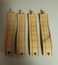 Thomas Wooden Railway Ascending Track Lot of 4 Pieces Very Good Condition