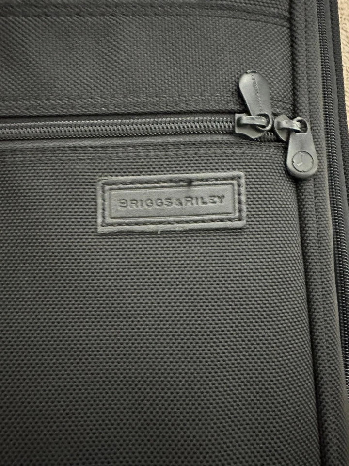 Briggs & Riley Travelware 21" Black Carry On Suitcase Comes with Inserts - Image 2 of 4