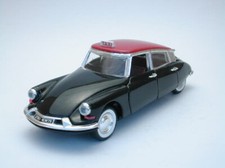 Citroen DS 19 "Shark" Taxi Paris 1963 1:43 Model RIO
