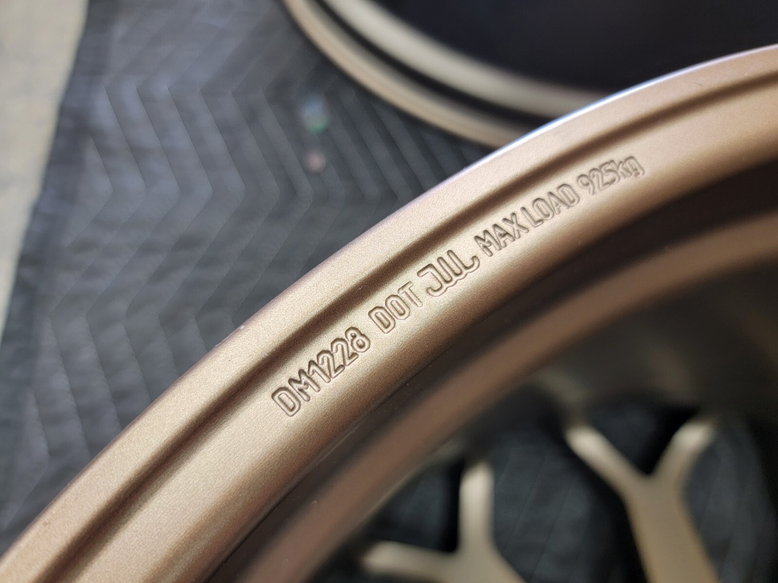 LAMBORGHINI URUS AURIGA WHEELS RIMS SET OEM NEW FACTORY BRONZE 