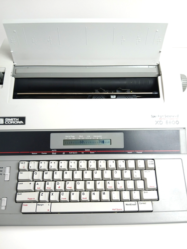 Smith Corona XD 5600 Spell-Right Dictionary Memory Typewriter With Ribbons - Picture 5 of 15
