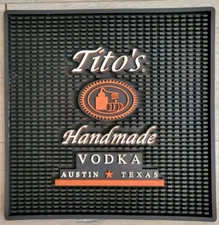 Titos Handmade Vodka SQUARE Cocktail BAR Spill MAT BLACK Rubber 