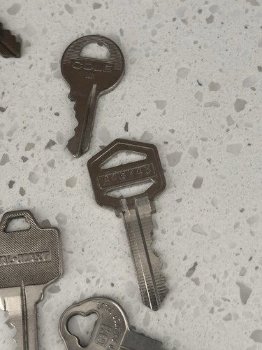 Vintage Key Lot Brass Car Luggage Master & More - Picture 9 of 21