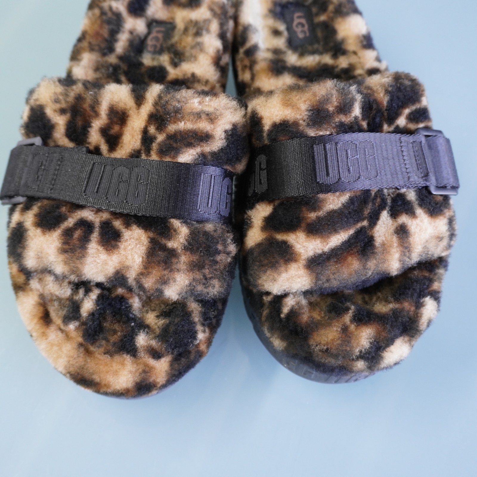 UGG Fluffita Panther Print Slide Sandals Women's Size 8  Shearling Slippers thumbnail 7