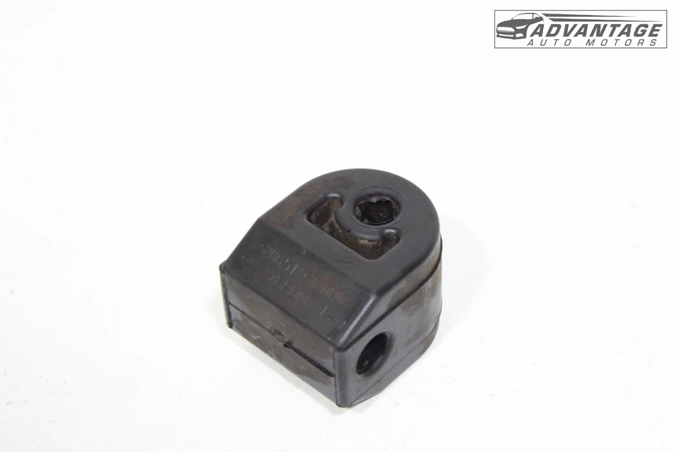 Nissan Murano 2009-2025 3,5 L V6 escape trasero silenciador tubo aislador suspensión OEM Foto 2 de 4