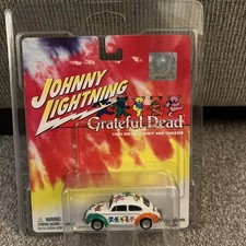 Johnny Lightning Grateful Dead 1965 Volkswagen Beetle with Protector