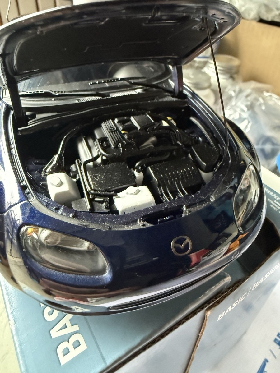 AUTOart Mazda MX-5 Miata Roadster 1:18 Scale Retractable Roof | eBay