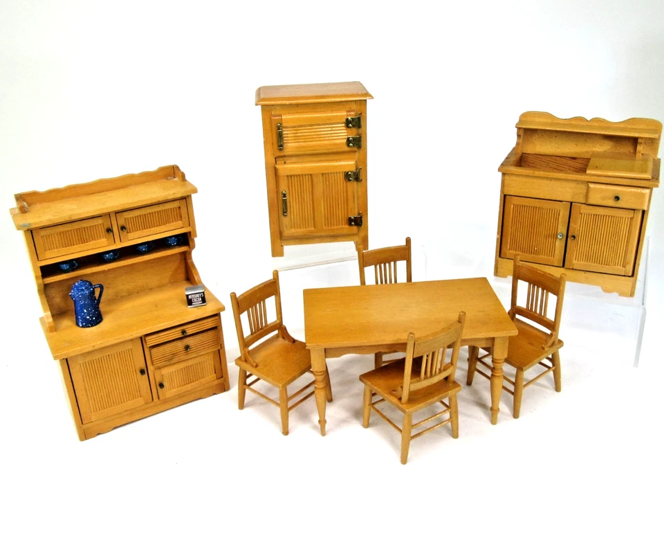 vtg Dollhouse Miniature 1:12 Kitchen dining set 8 pcs. maple cupboard + table + - Image 4 of 4
