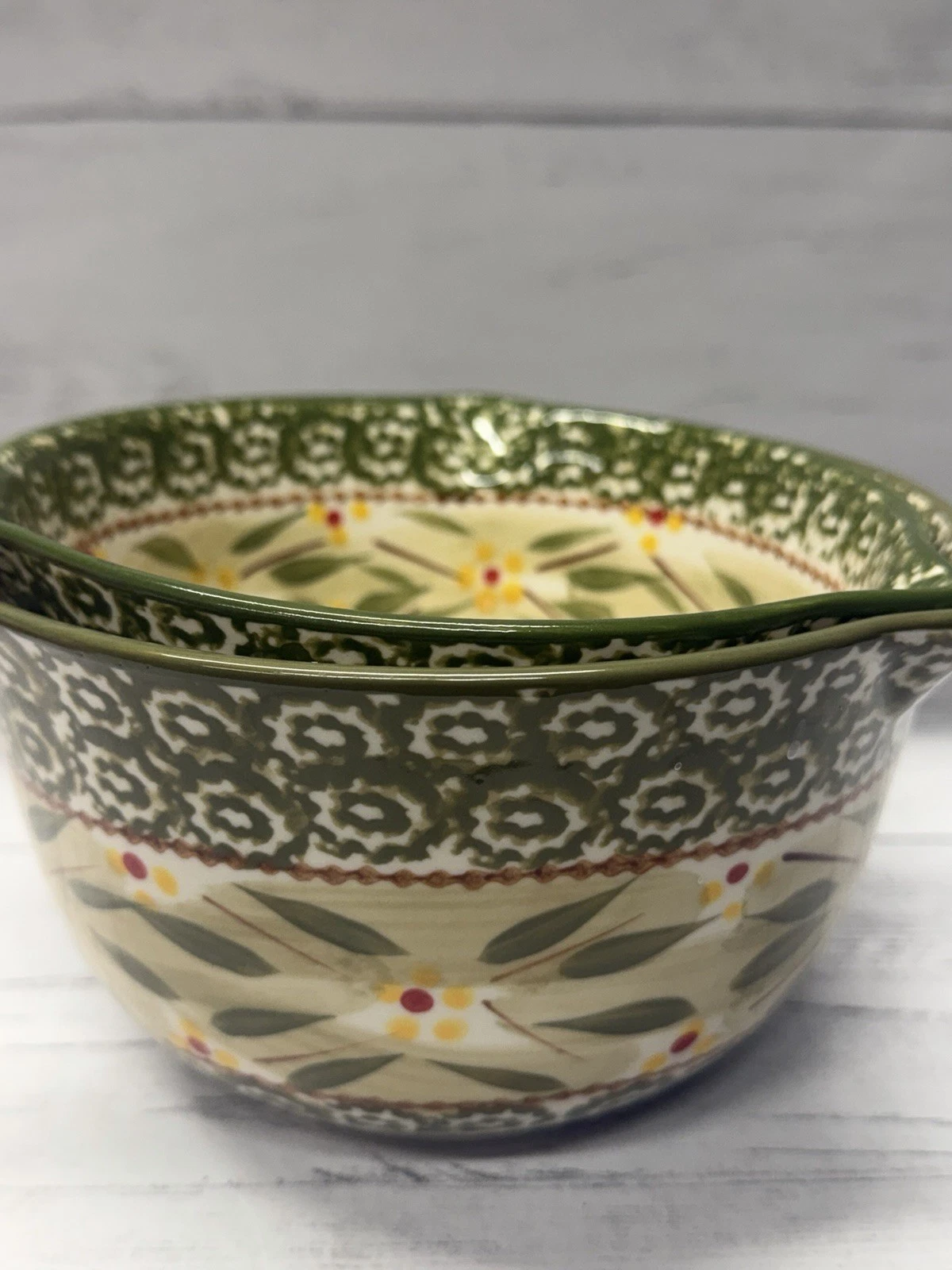 Set of 2 Temp-tations Old World Green Mixing Bowls Collectible Kitchenware