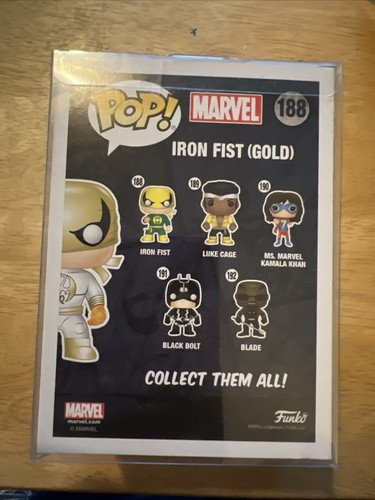 Funko Pop! Marvel: Iron Fist PX Previews Exclusive Signed By Finn Jones - Bild 4 von 7