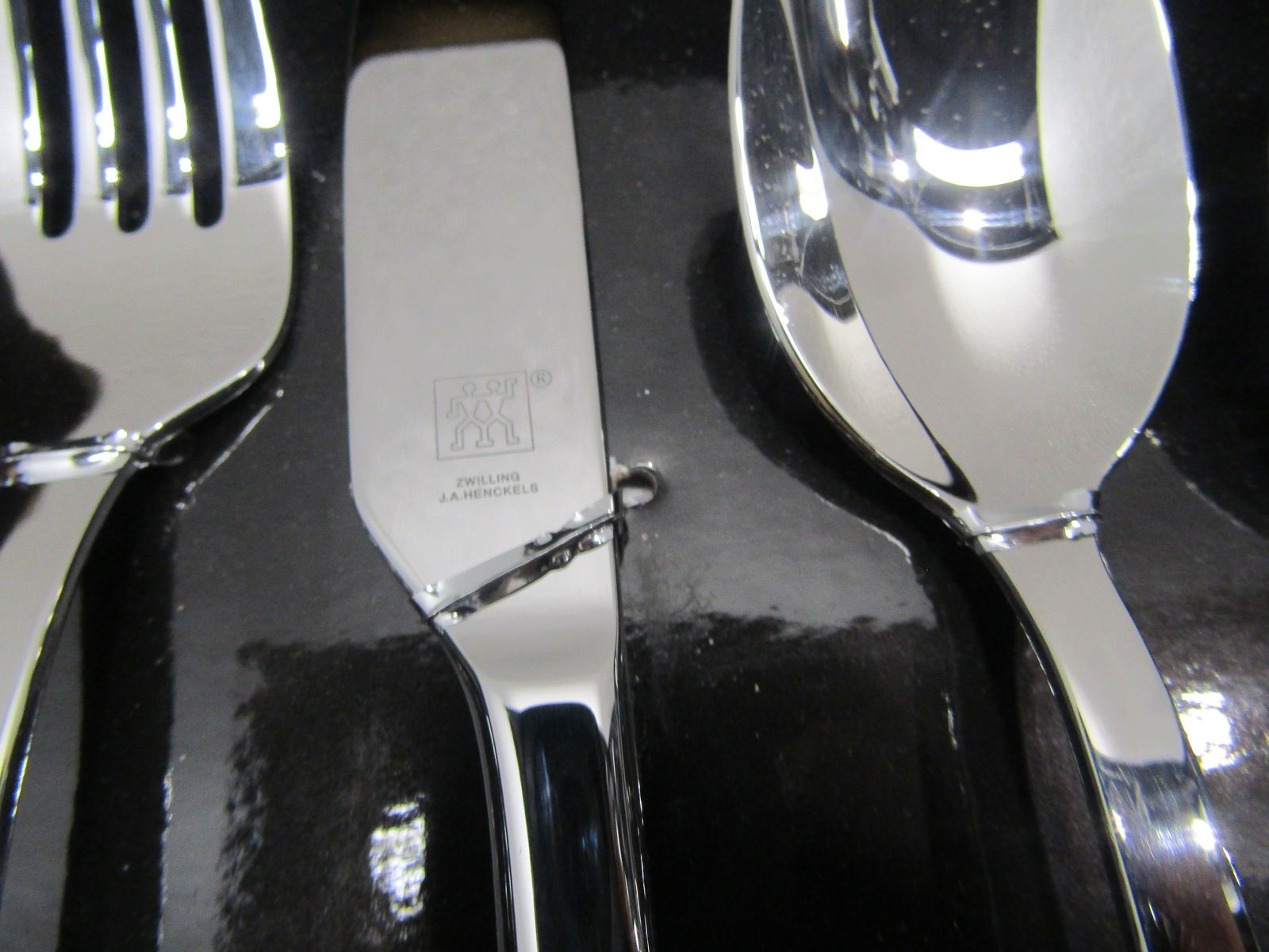 Zwilling J.A.Henckels Stainless Steel Kingwood Flatware Set, Silver 42