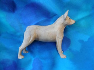 VINTAGE CARVED WOOD FIGURE AUSTRALIAN STUMPY TAIL CATTLE DOG FIGURINE SCULPTURE