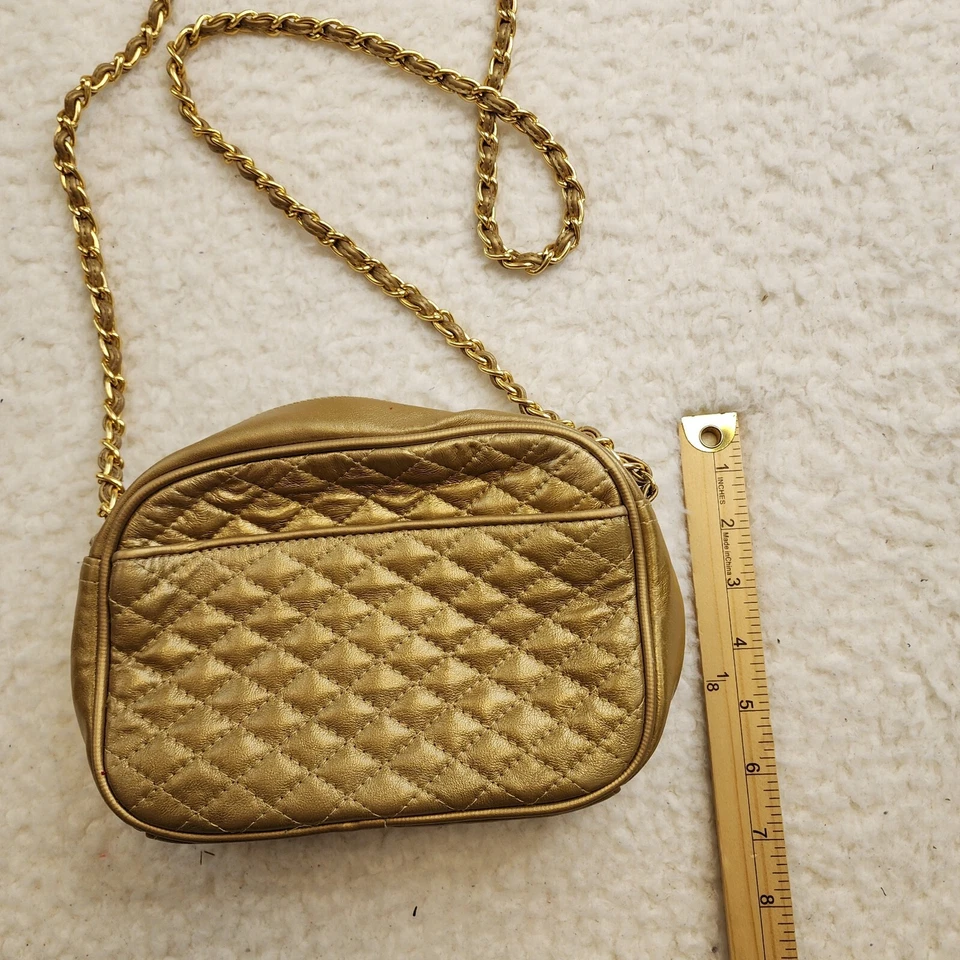 Bolso Bandolera Newport News De Colección Acolchado Dorado Cremallera Cuero Forrado Foto 3 de 4