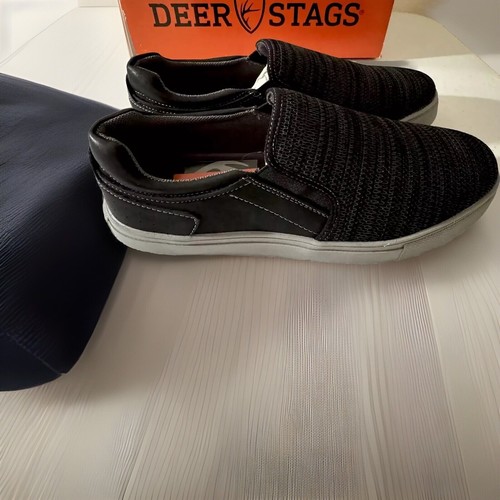 DEER STAGS Men's Bryce Comfort Slip-On Fashion Sneakers  Size M8 (NIB) - Picture 1 of 7