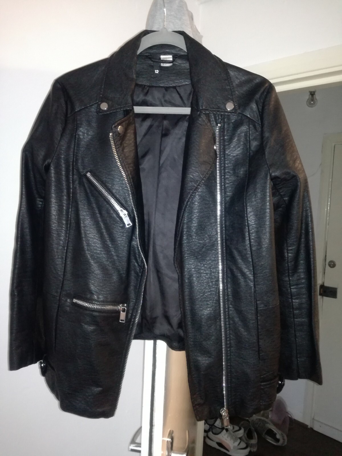 Picture 1 of 2