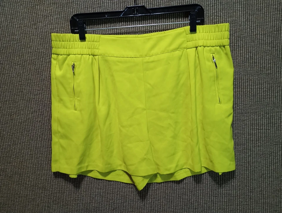 PANTALONES CORTOS JLO JENNIFER LOPEZ VERDE NEÓN TALLA XL Foto 2 de 4