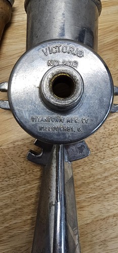 Vintage All Metal Victorio Food Strainer Model 200, Missing Plunger And Funnel. - Picture 3 of 8