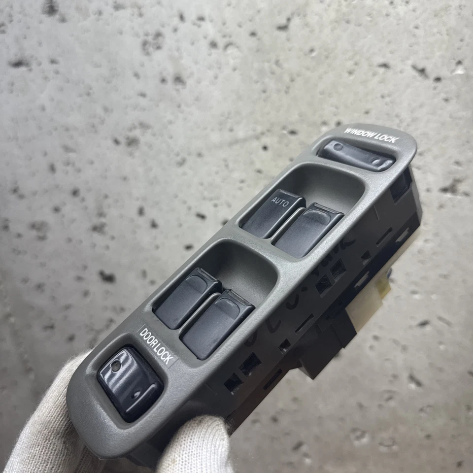 SUZUKI GRAND VITARA POWER WINDOW MASTER SWITCH MOLDURA CINZA 1999-2006 - Imagem 3 de 4
