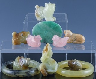 LARGE ESTATE LOT CARVED JADE HARD STONE BANGLE BRACELETS BIRD CREATURE FIGURES