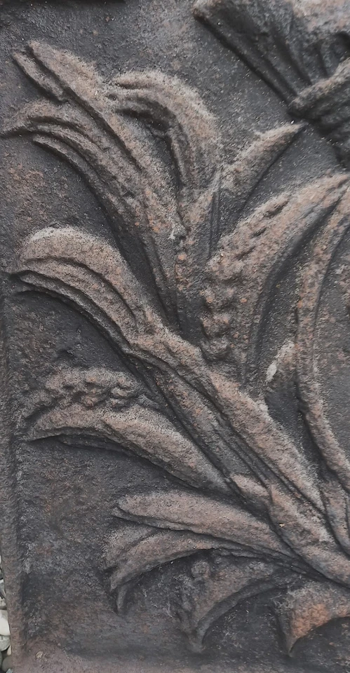 Taque de cheminée fonte palmettes fleurs de lys, couronne de France, authentique - Photo 4/4