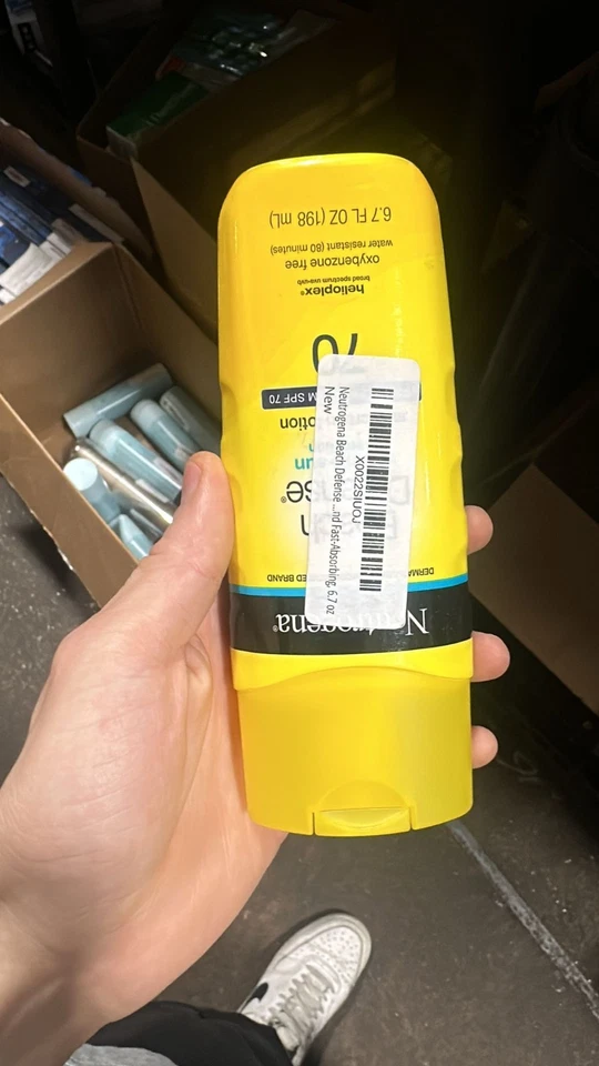 Neutrogena Sunscreen Lotion Beach Defense SPF 70, Face 6.7 Ounce (Pack of 3) - Image 2 of 4