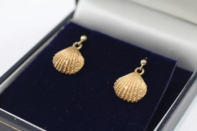 08 9ct Gold Shell Earrings Studs (3.4g)