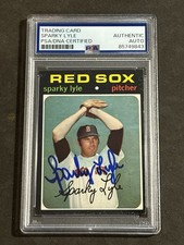 SPARKY LYLE 1971 TOPPS SIGNED AUTOGRAPHED CARD #649 HI# PSA/DNA CERTIFIED