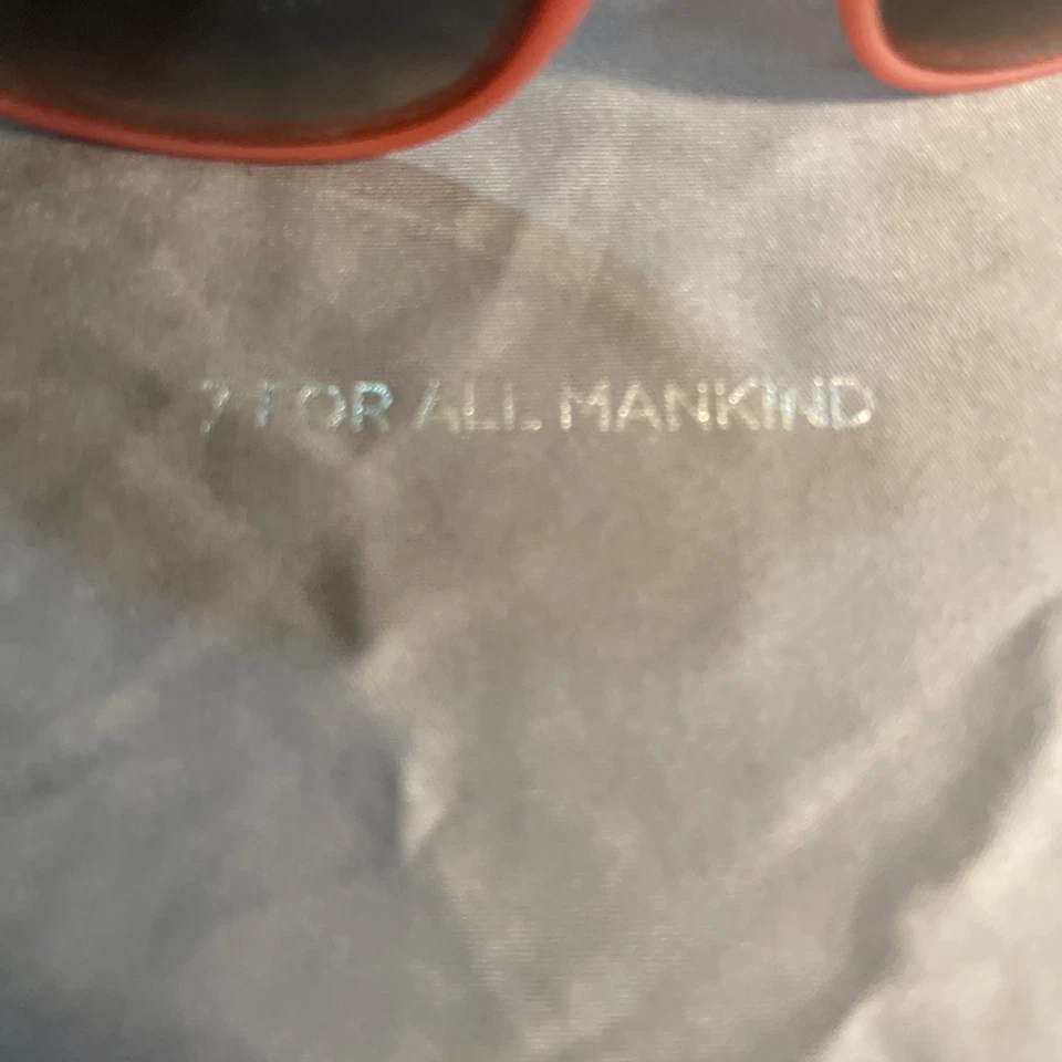 Gafas de sol Corral 7 For All Mankind para mujer. Toalla limpiadora de estuche y lentes Foto 2 de 4