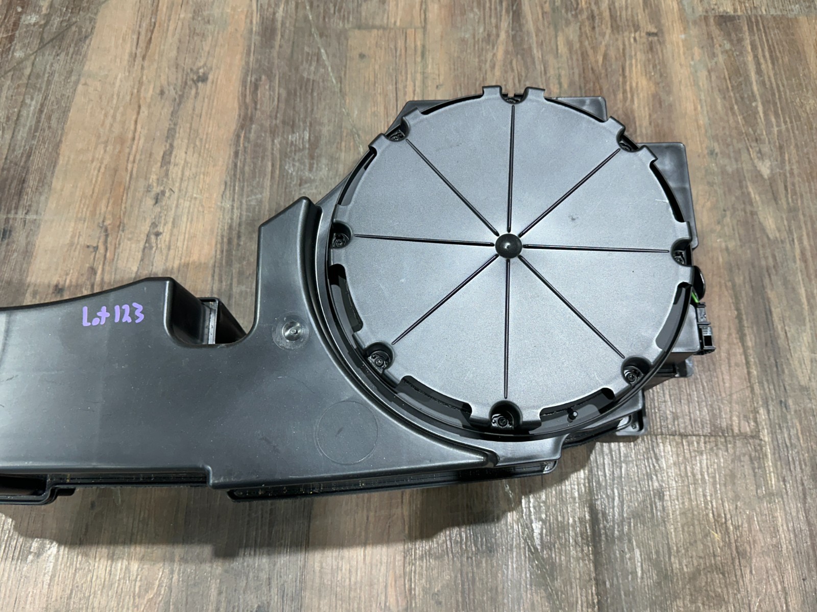 2018-2024 LAMBORGHINI URUS REAR SUBWOOFER OEM 4M8035621