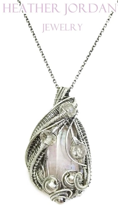 Wire-Wrapped Pink Kunzite Crystal Pendant in Sterling Silver with Morganite Foto 2 de 4