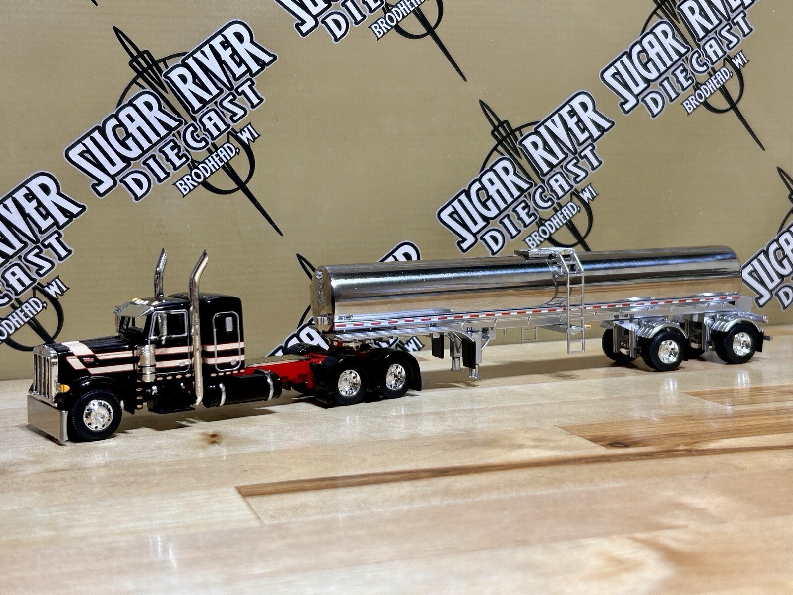 Dcp 1/64 Peterbilt 379 Flat Top Walker Milk Tanker Trailer Semi Truck Farm Toy